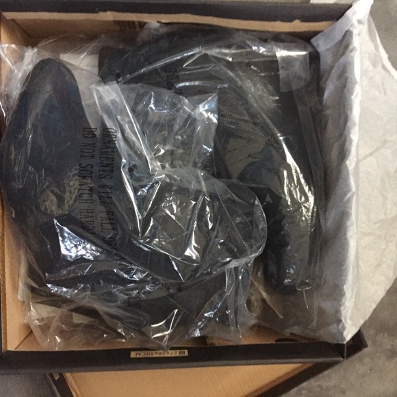 Women’s Black Suede Ankle Wedge Boots New in Box - Picture 5 of 16